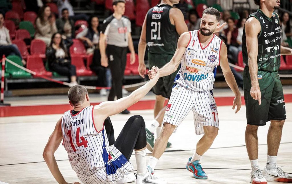 Sfuma nel finale per la Novipiù la vittoria sul campo dell'Orlandina: 74-70 il risultato per i siciliani